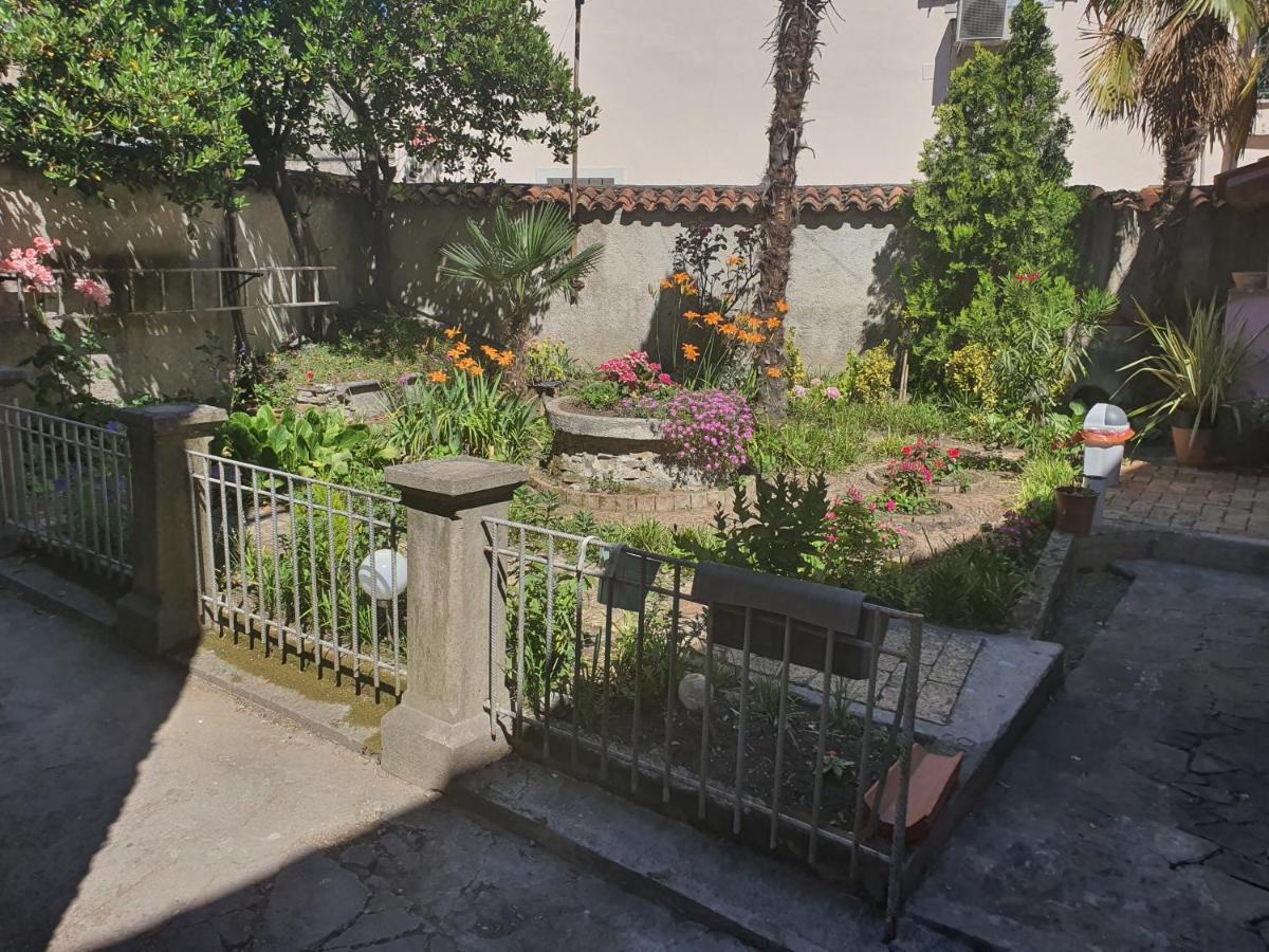 Secret Garden Apartment Копер Екстер'єр фото